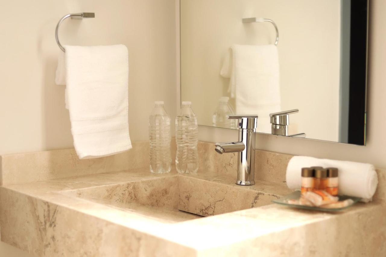 Viamonte House Boutique Hotel Леон Екстериор снимка