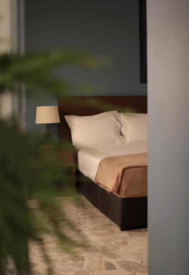 Viamonte House Boutique Hotel Леон Екстериор снимка